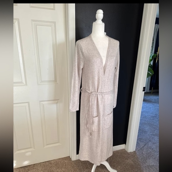 Woolovers Cashmere & Merino Luxe Dressing Gown/ Duster Cardigan Oatmeal 
Small - Picture 7 of 12
